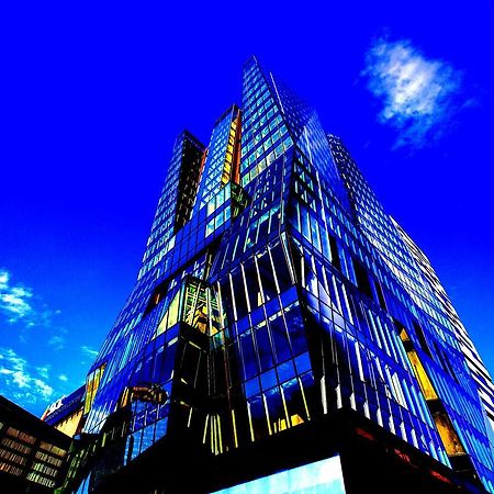 Swissotel SJJ Eksteriør bilde The building at night