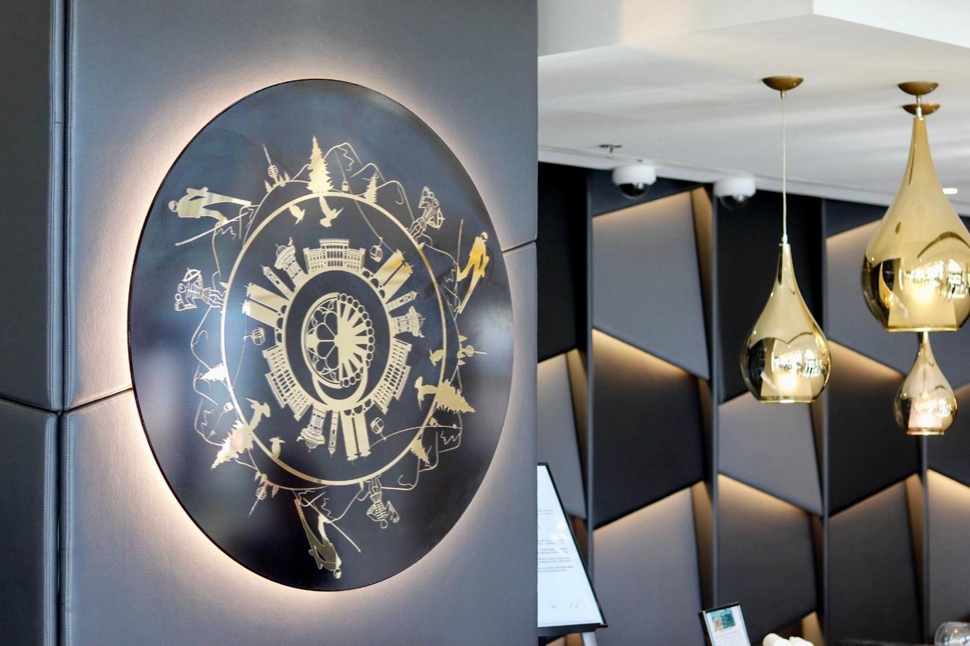 Swissotel SJJ Eksteriør bilde The 2015 logo of the German Football Museum