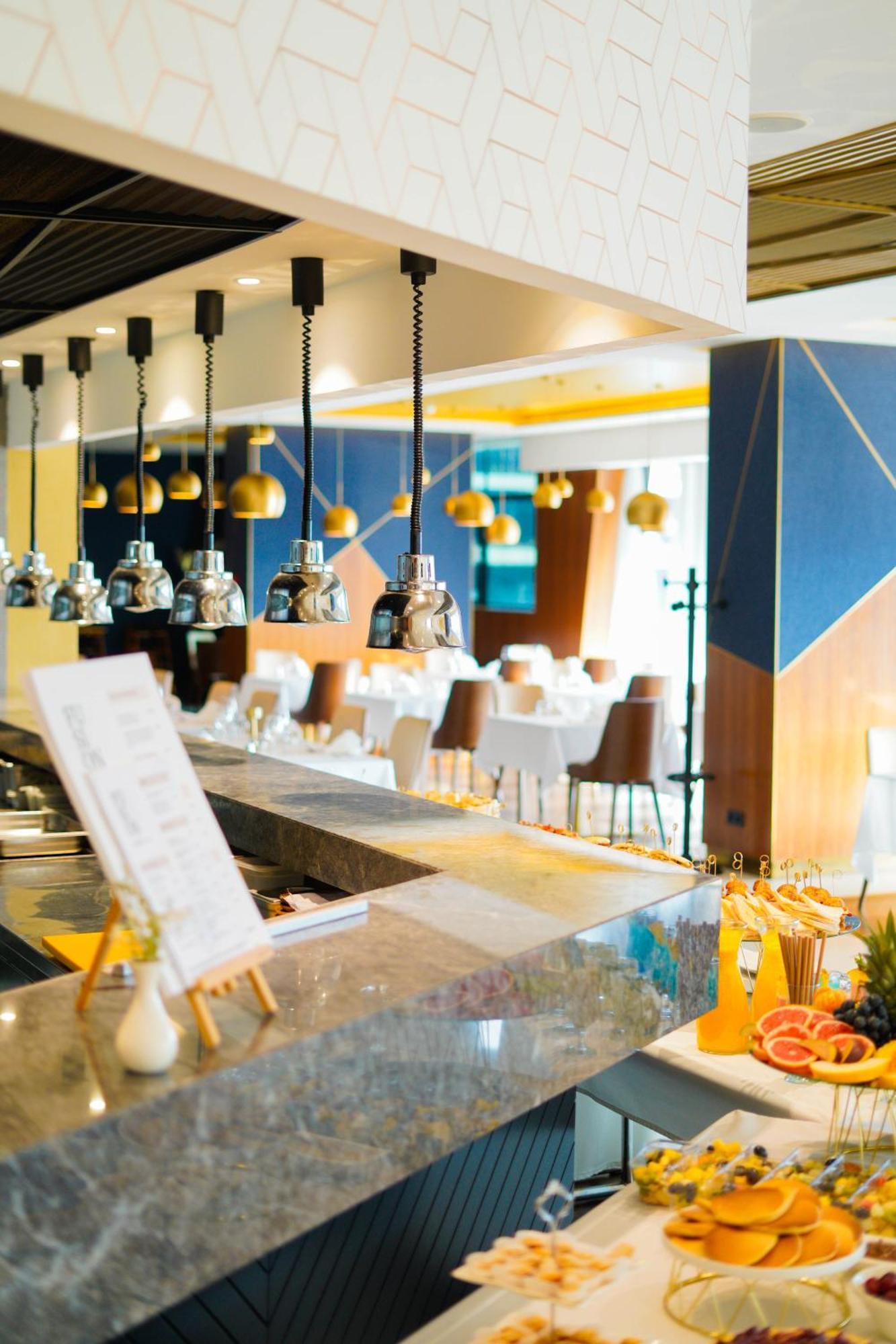 Swissotel SJJ Eksteriør bilde The bar at the hotel