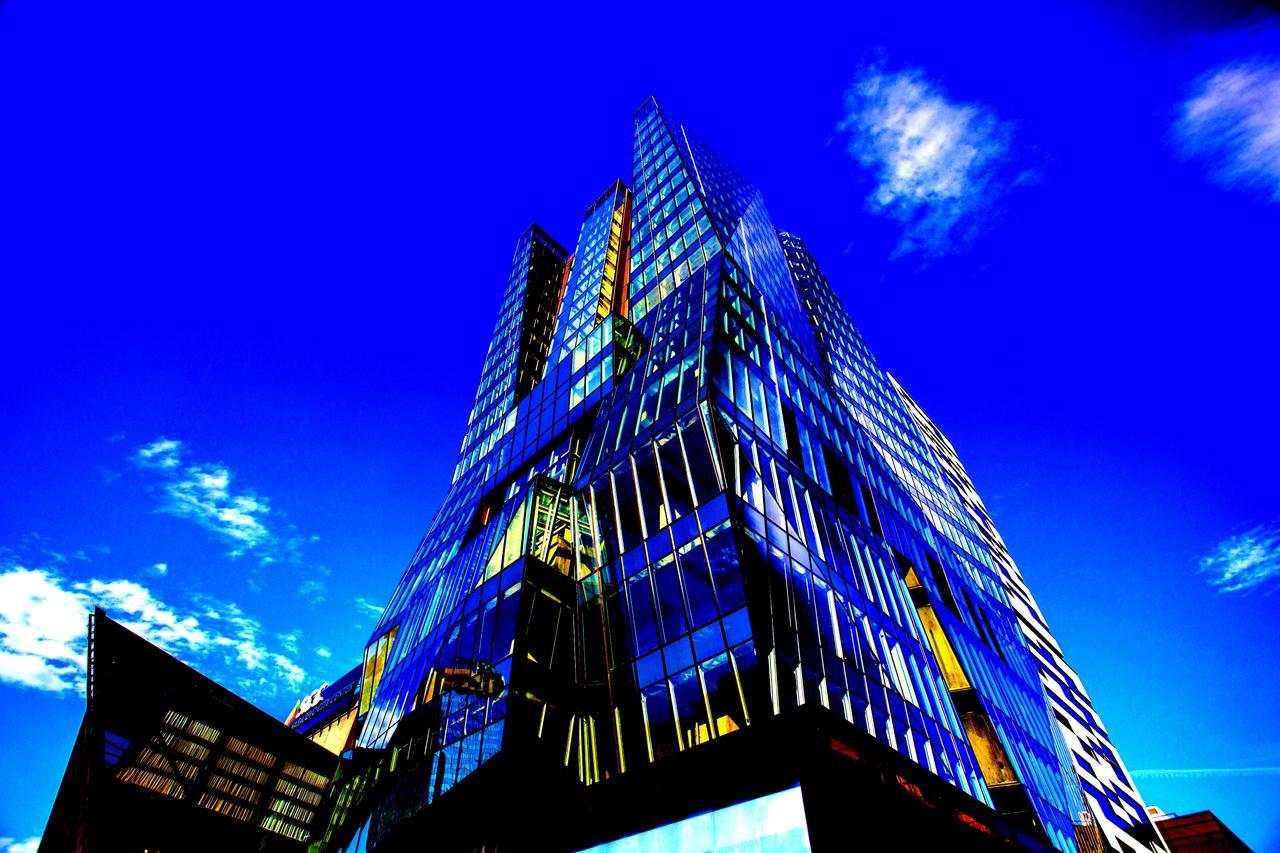Swissotel SJJ Eksteriør bilde The building at night