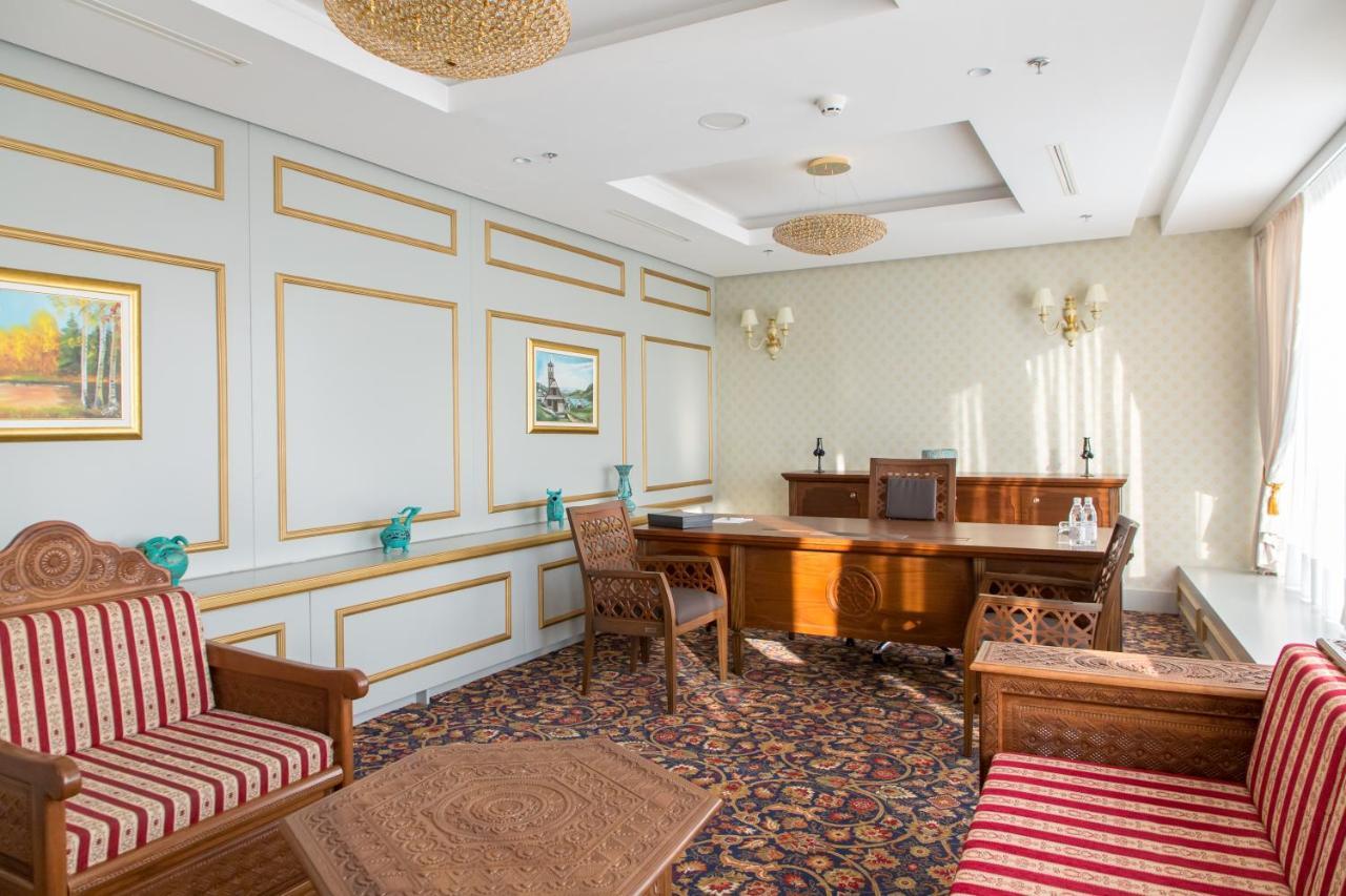 Swissotel SJJ Eksteriør bilde The office of the President of the University